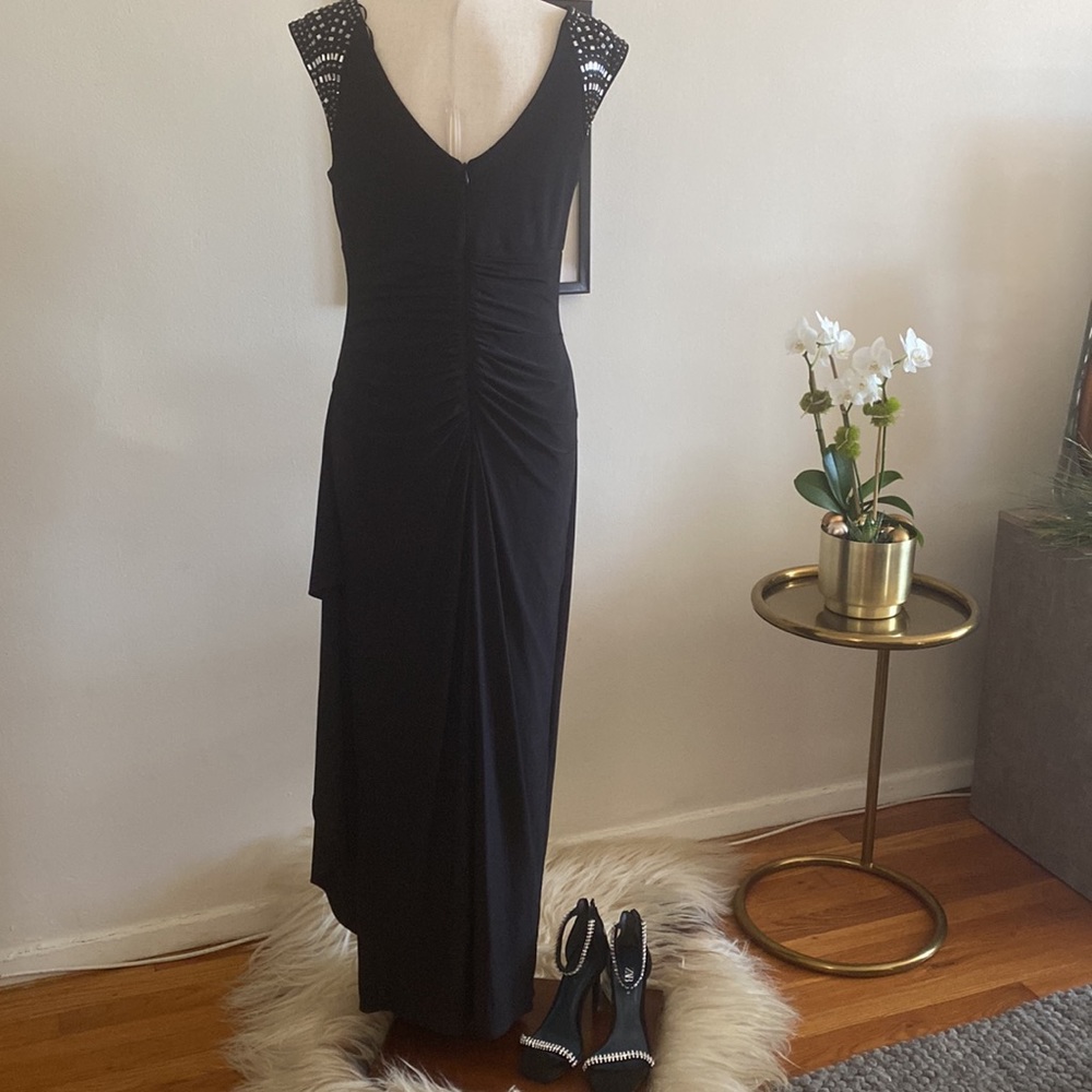 Dress - Picture 4 of 10